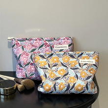 复古法式粉色花朵浮雕提花化妆包学生大容量笔袋便携式旅行收纳包