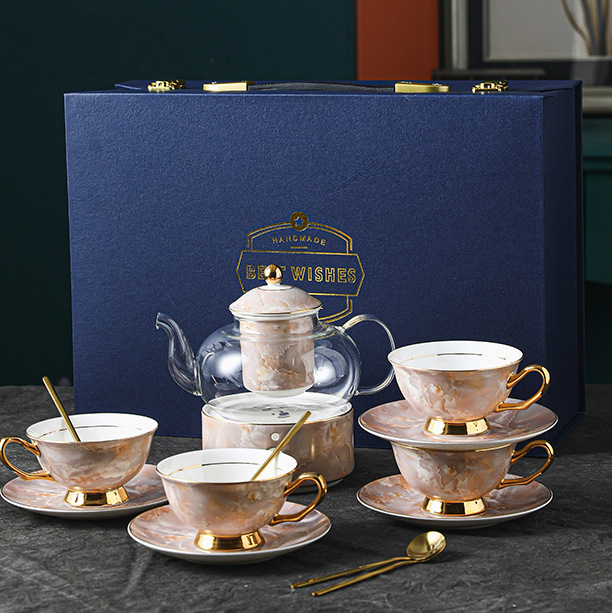 Cerámica Retro de porcelana de hueso de alto valor Juego de taza de café de estilo europeo Juego de té de la tarde Caja de regalo Taza de té de alta calidad Taza y platillo