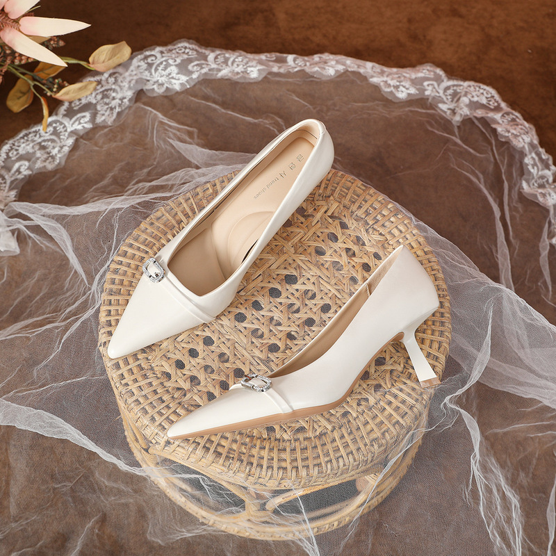 Spring Water Diamond Buckle Slip-on Super Soft Shoes Shallow Mouth Women's New White Women's Pointed High Heels Not Tired Feet