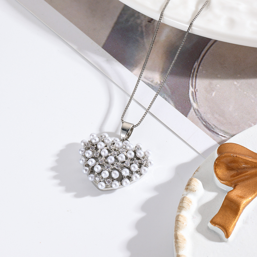 Heart Shape Pattern Wholesale Jewelry Elegant Heart Shape Copper Artificial Pearls Zircon Pendant Necklace Box Chain