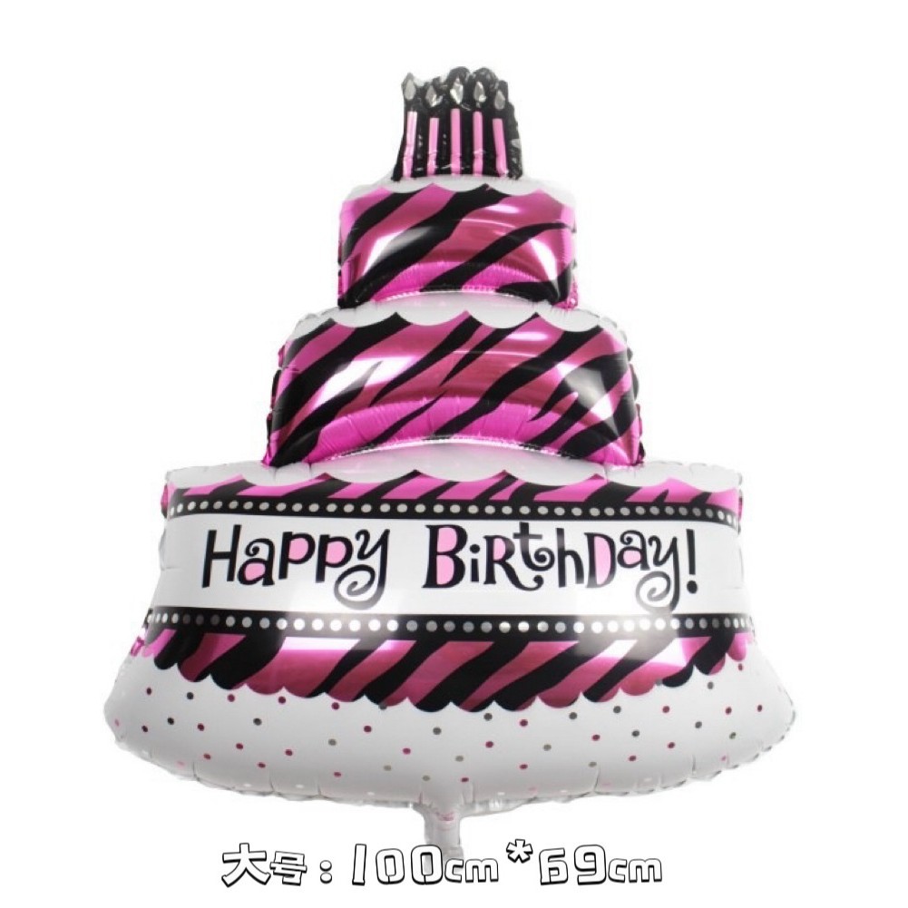 Pastel de tres capas en rosa