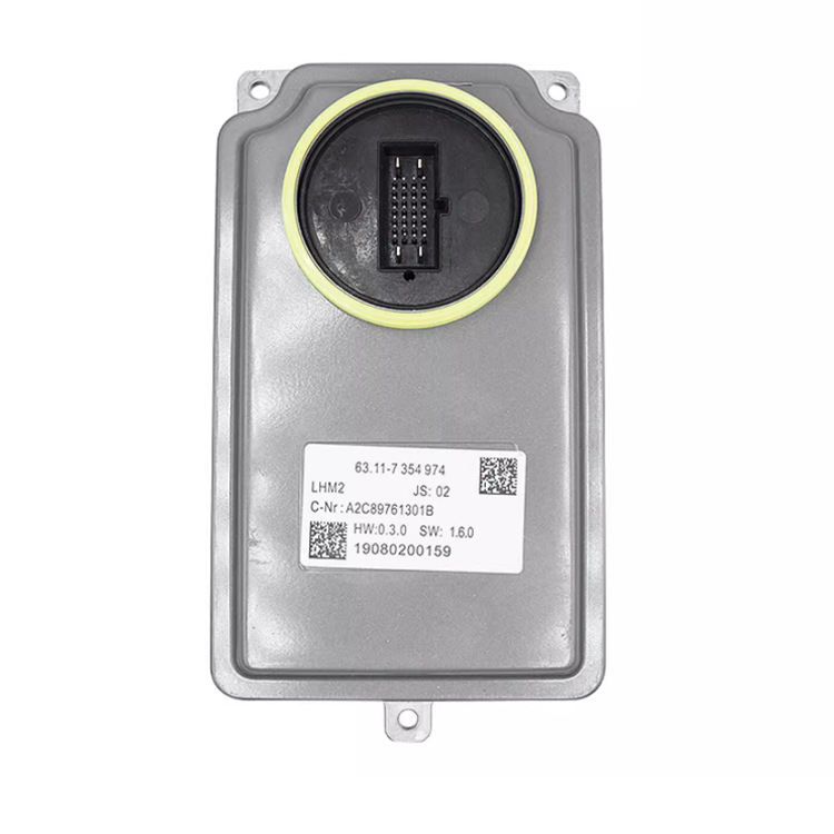 Aplicable a la serie 5 F10 530 525 con dirección manual F18 módulo de accionamiento de luz diurna placa de computadora del faro