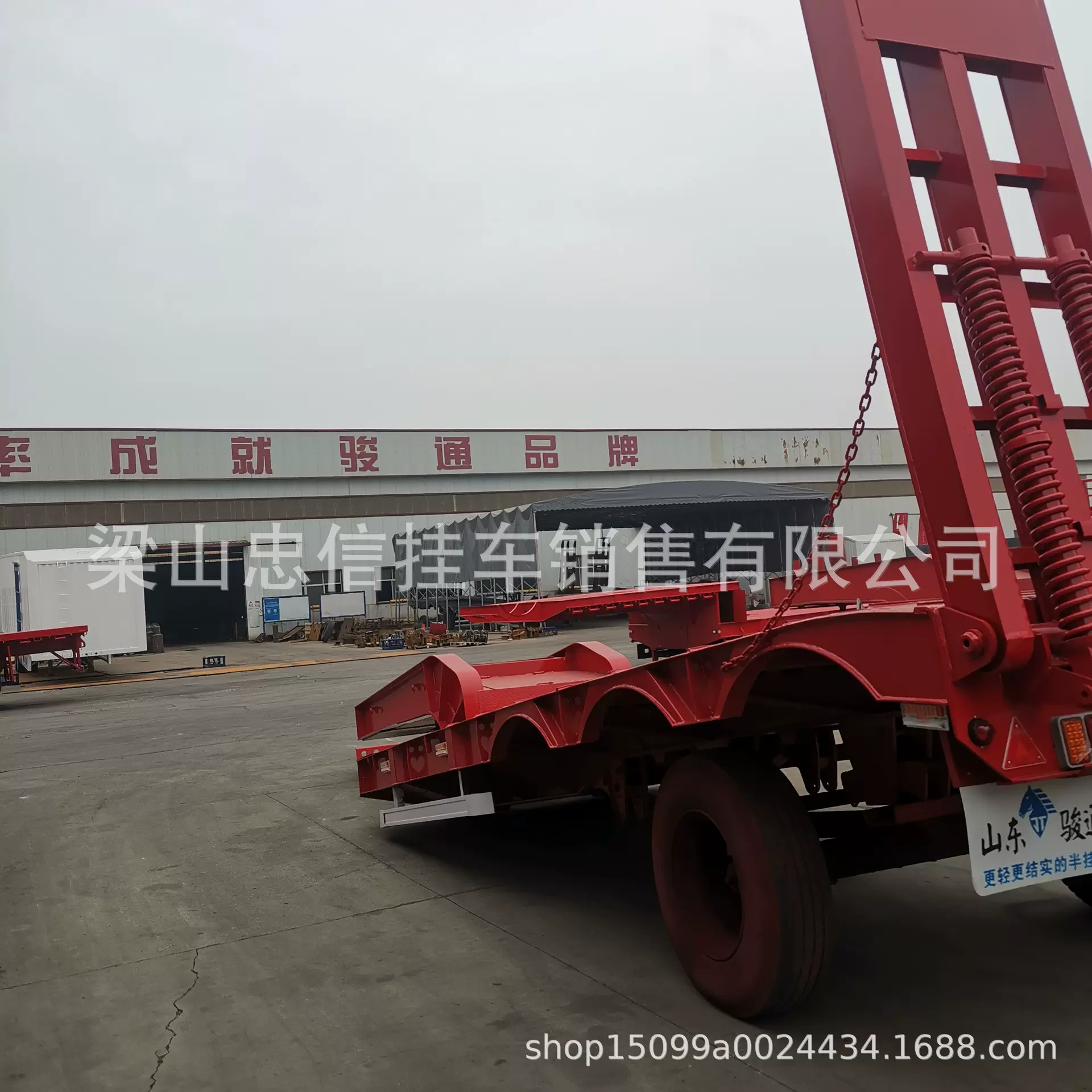 厂家供应多桥欧式低平板半挂车大件机械设备钩机运输车