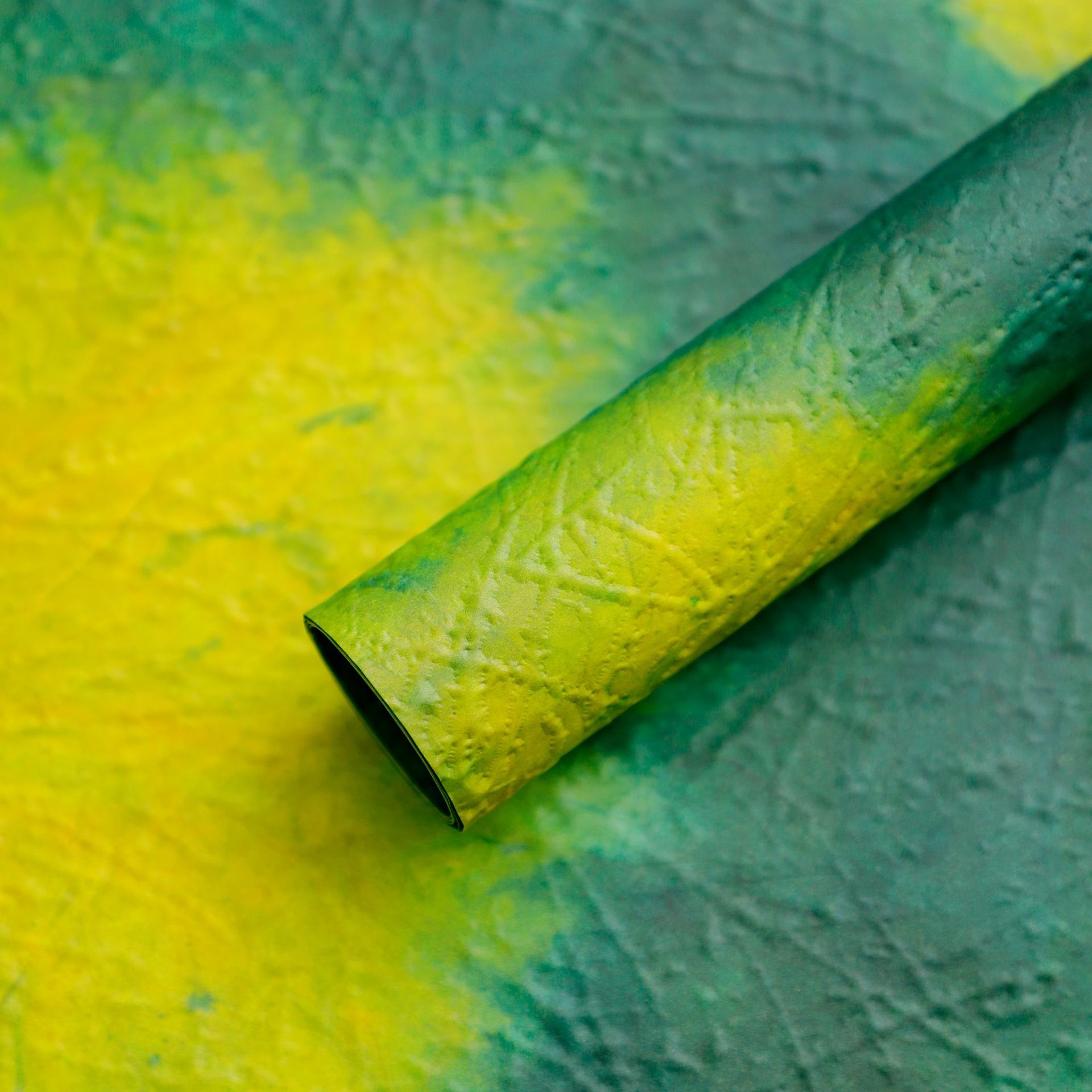 Siete colores cordier en relieve tridimensional tinta papel amarillo amor verde embalaje flor flor floral material de envoltura floral