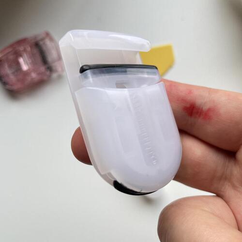 Xiaojiu Classmate Manual Portable Curling Long-lasting Eyelash Curler with Replacement Pad Mini Partial Eyelash Curler