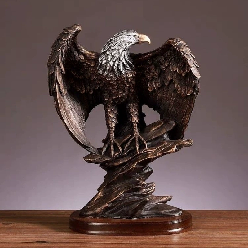 В офисе большие планы на орла и большого феникса, размахивающего крыльями. В гостиной элитный и реалистичный вид.