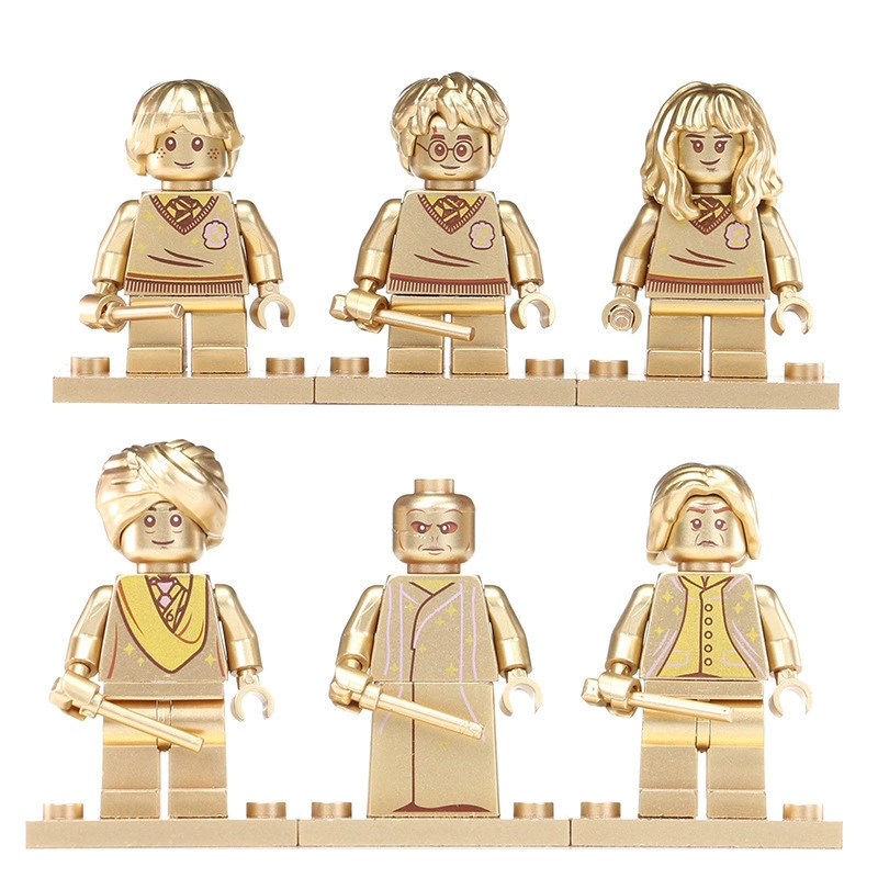 Набор минифигур Construction (LEGO) — 56 золотых и тематических минифигур с мотоциклом и 7-слойной витриной