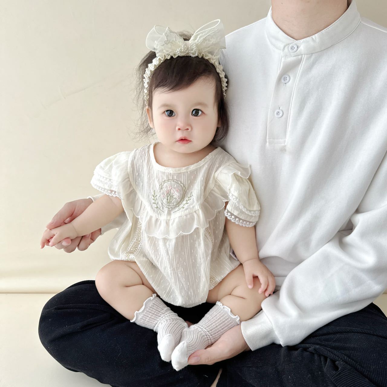Ropa de bebé, ropa de verano, ropa de estilo occidental súper linda, mameluco de manga corta de hilo de red de verano, banquete de cien días, gatee de princesa para bebés