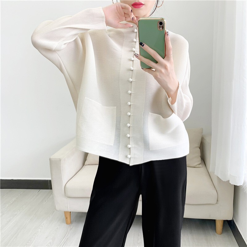 Foreign Trade Women's Pleated Coat Women's Toothpick Pleated Top Loose Slimming Comfortable Casual 13-Button Cardigan Niche
