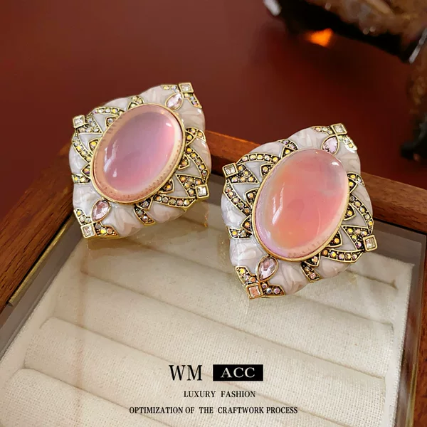 Middle vintage Elegant Earrings Silver Pin Oval Diamond Diamond Stud Earrings Light Luxury High-end Earrings Wholesale