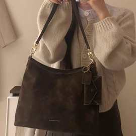 南枫百搭新款秋语来信托特包包女士复古棕色腋下包通勤单肩斜挎包