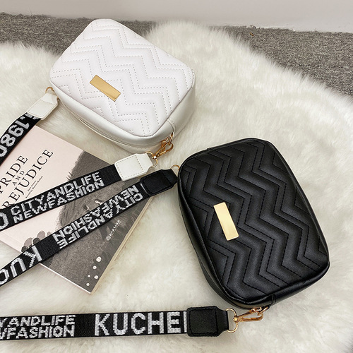 Women's Fashion Single Shoulder Bag  New Model, Printed Strap Camera Bag, Trendy and Personalized, Suitable for Export and Wholesale