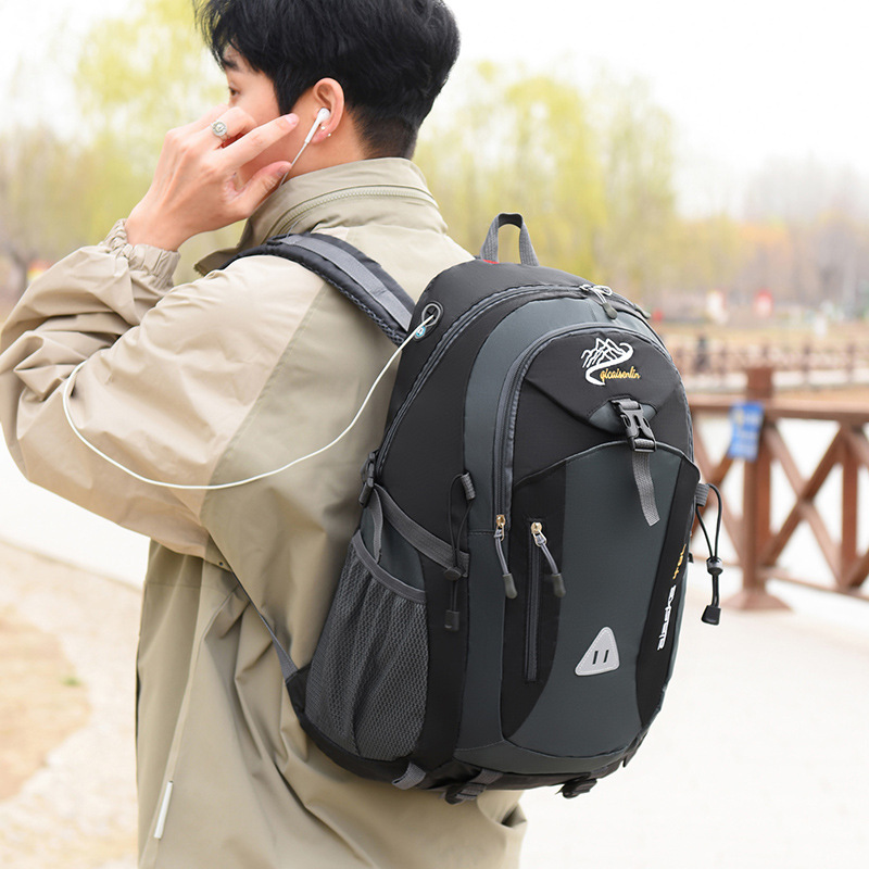 批发登山包户外运动春秋男女双肩包时尚学生书包休闲40L旅行背包