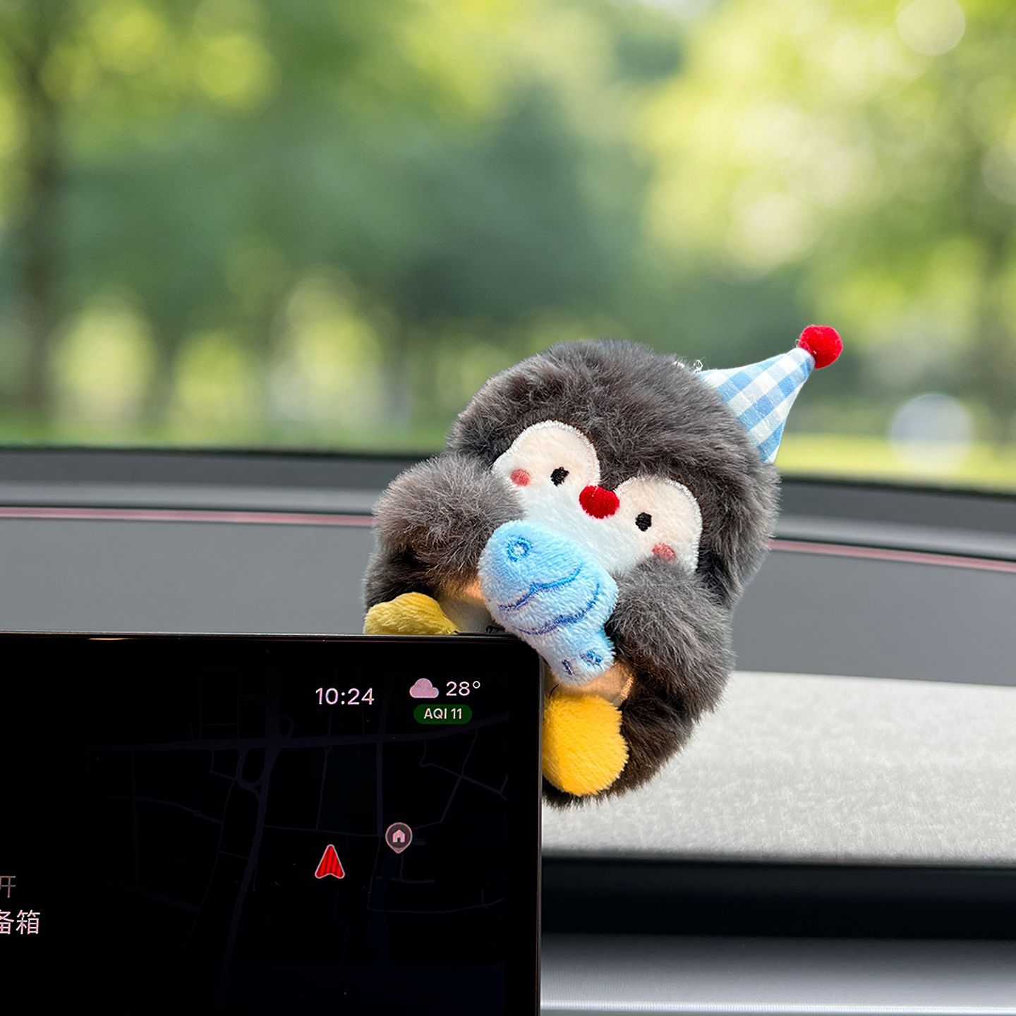 Cute and Adorable Penguin Car Decoration for Dashboard, Cartoon Animal Interior Decoration, Screen Plush Toy