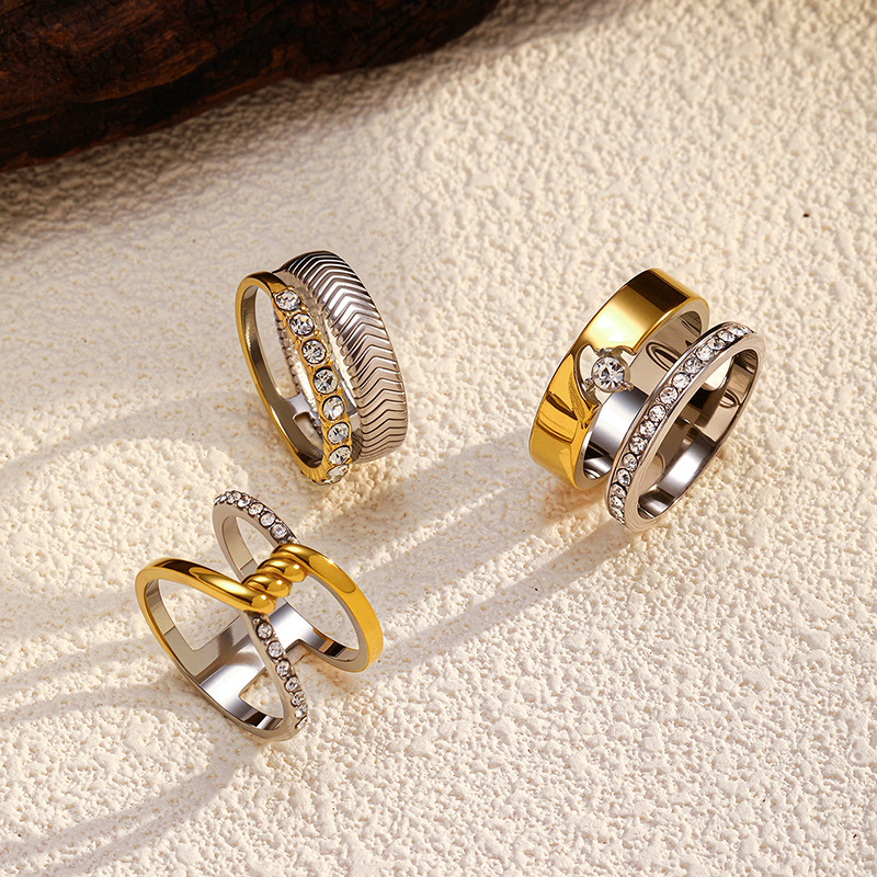 Fashionable retro two-color ring stainless steel with zircon