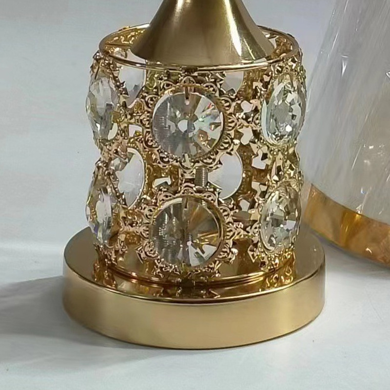 Lámpara de mesa de hierro, estilo moderno minimalista, sin fuente de luz, accesorios del cuerpo principal con pantalla de tela, lámpara de noche al por mayor. image 4
