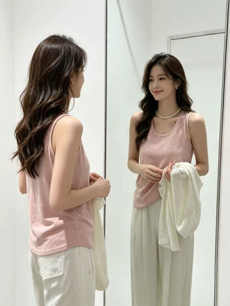 Wide-Strap Camisole with Thin Straps for Women, New Spring/Summer Style, Slim Fit, Side Slit, Side Breast Coverage, Sleeveless, Round Neck Top