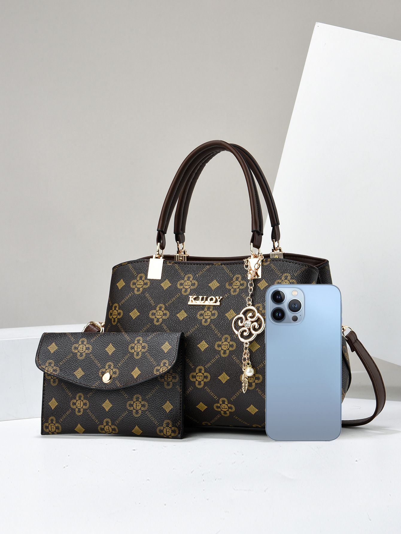 Femmes Grande Faux Cuir Impression Vêtement De Rue Carré Fermeture Éclair Sac À Main display picture 30