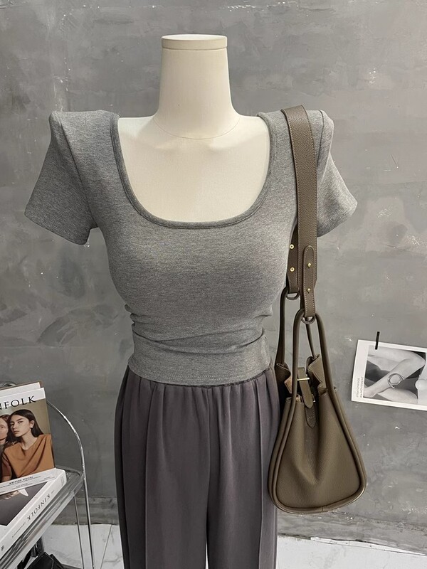 3128 [Original Quality] 2025 Spring/Summer Slim Fit Low Neck Short U-Neck Short Sleeve T-Shirt with Chest Pads and Shoulder Pads