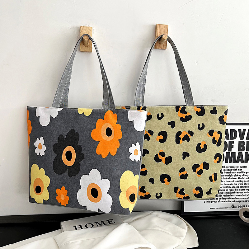 Korean-Style Ins-Style Women's Commuter Canvas Bag, Large-Capacity Women's Tote Bag, Fashionable Printed Canvas Shopping Bag for Women Korean-Style Ins-Style Women's Commuter Canvas Bag, Large-Capacity Women's Tote Bag, Fashionable Printed Canvas Shopping Bag for Women