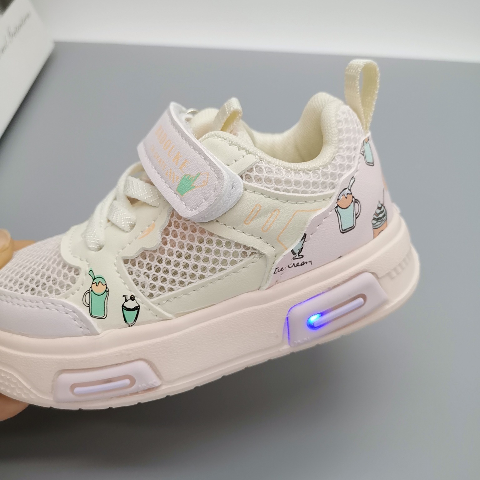 Zapatos de bebé de malla transpirable, estilo veraniego, tallas 22-31, zapatos para niños pequeños de 3 años, zapatos de suela blanda antideslizantes para niños y niñas.