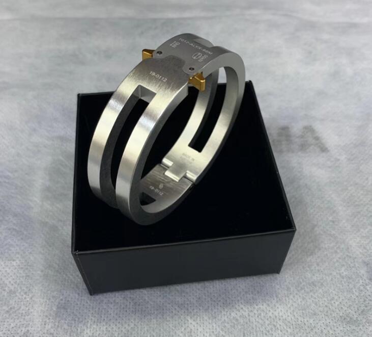1017 ALYX 9SM Buckles Four Ever Bracelet Metal Silver