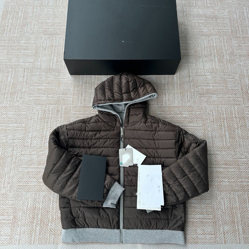 New Autumn/Winter Casual Fashion Women's Double-Sided Hooded Down Jacket with Logo on the Sleeves New Autumn/Winter Casual Fashion Women's Double-Sided Hooded Down Jacket with Logo on the Sleeves