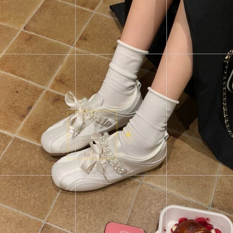 In-stock version~Ballet-style German training shoes for women, racing shoes with 5cm internal height increase, pearl Velcro, Forrest Gump casual sports shoes