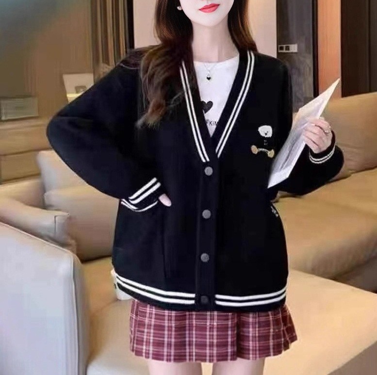 Women's Cozy Bear-Pattern Knit Cardigan – Solid Color College Style Sweater (Mint/Black/Ash/Apricot, One Size Fits Most)_voghion.com