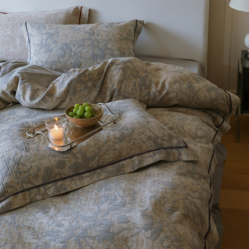 Nordisch-französisches Vintage-Boho-Set aus reiner, gebürsteter Baumwolle, vierteilig, bestehend aus garngefärbtem Jacquard-Bettlaken, -Bezug und -Bettwäsche, dicker Bettbezug._voghion.com