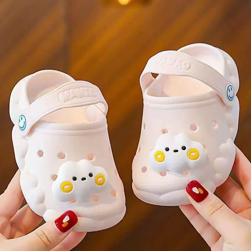 Детская обувь с дырками, летние милые детские тапочки для девочек От 1 до 6 лет Нескользящие мужские сандалии с облаками с мягким дном и сокровищами оптом