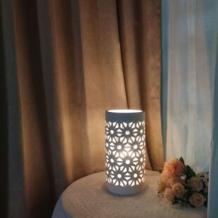 �͹��U���մ�̨����̺��s͸�ⴲ�^���߼��а�ɫ�Ƶ�Ҿ��b�̨��