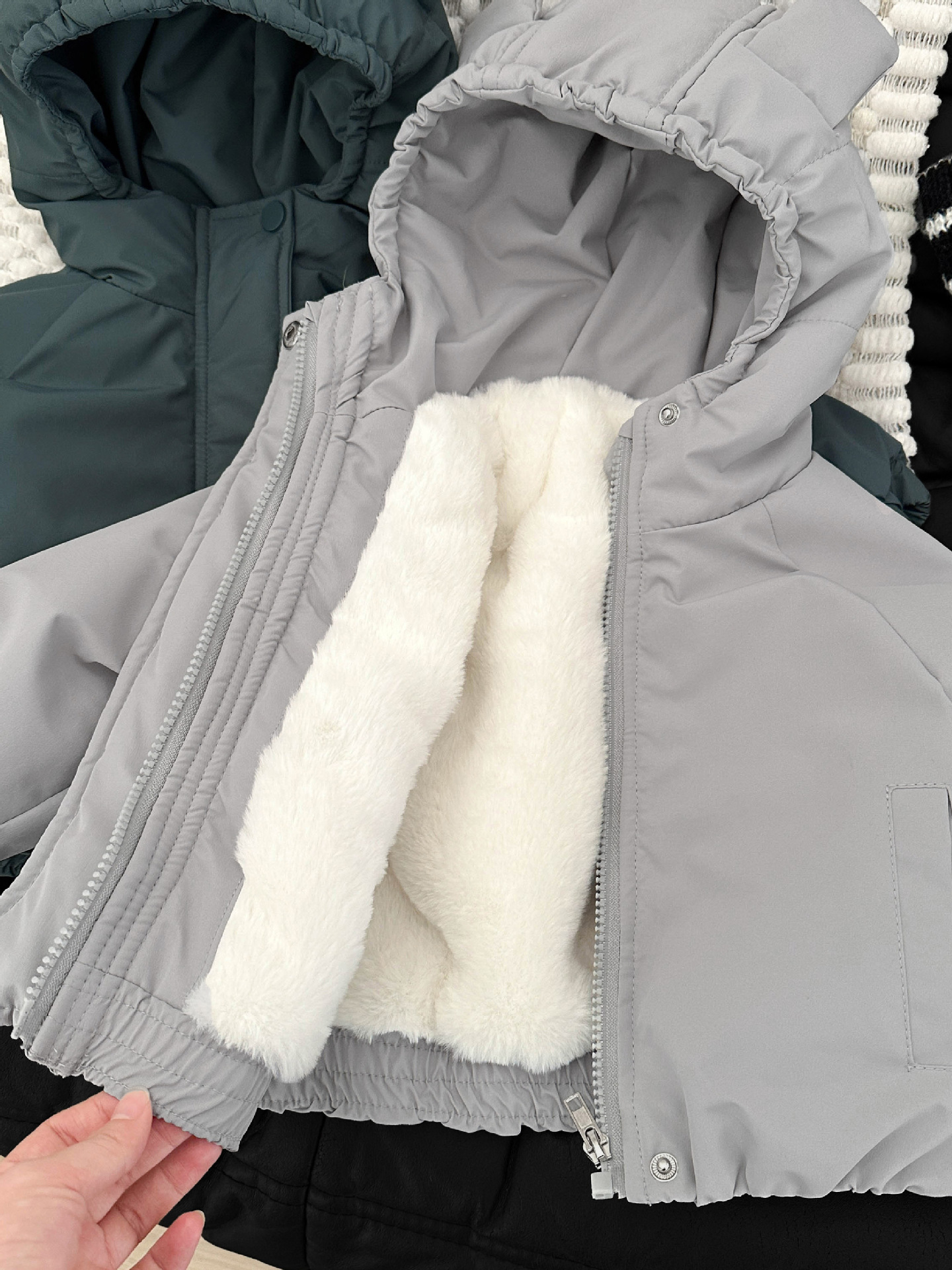 Niños lindos ropa de algodón encapuchado invierno ropa de bebé coreana más chaqueta de algodón gruesa chaqueta de bebé a prueba de viento abrigo cálido