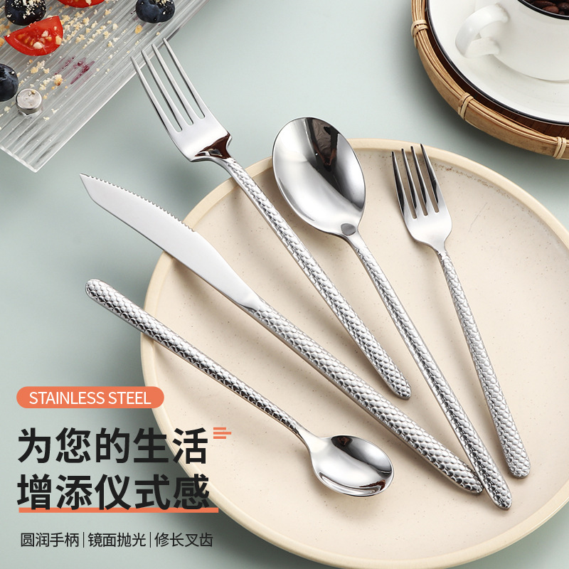 創造的な食器、絶妙に彫られた魚模様のナイフ、フォーク、スプーン、インスタイルの高価値儀式用ステンレス食器|undefined