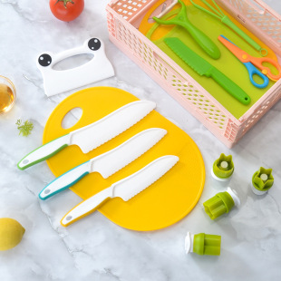 New kindergarten early education does not hurt the hand serrated knife cutting board knife peeling knife children plastic knife set safety