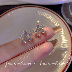 S925 シルバー針シンプルでコンパクトなフラワーイヤリングデザインフルダイヤモンドライト高級イヤリングニッチファッション多用途イヤリング