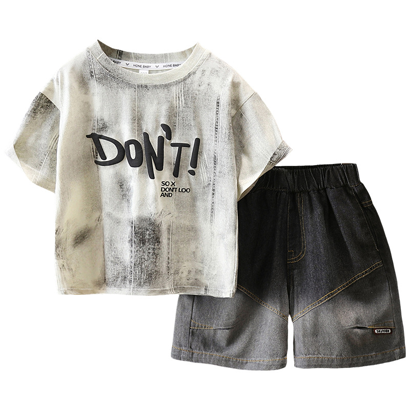 7226 Traje de verano para niños 2025 Nueva moda Ropa para niños Camiseta coreana de manga corta Traje de dos piezas de celebridades de Internet de verano