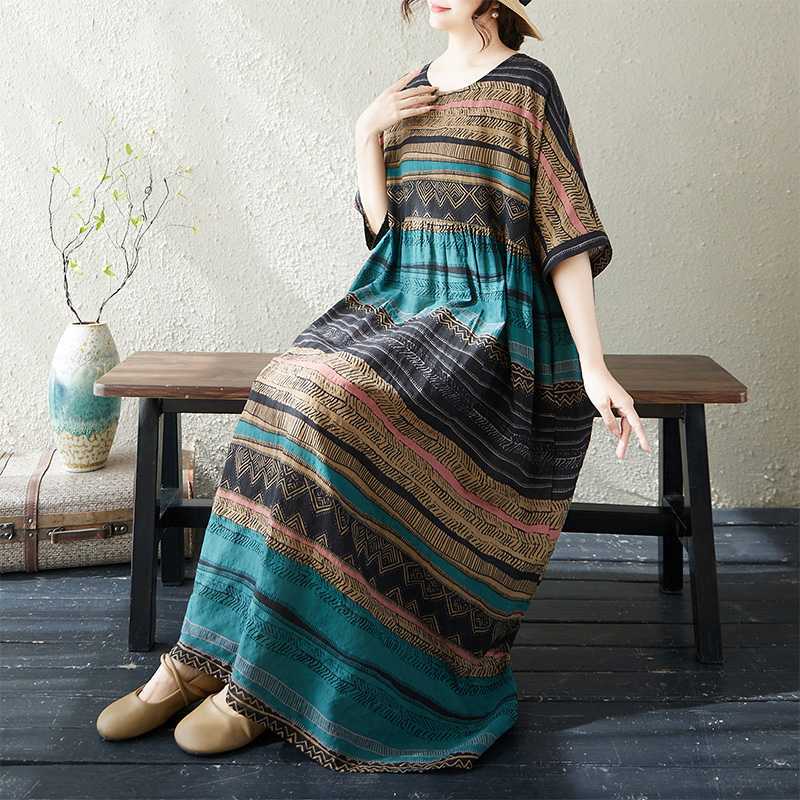 Summer retro long dress with a round collar