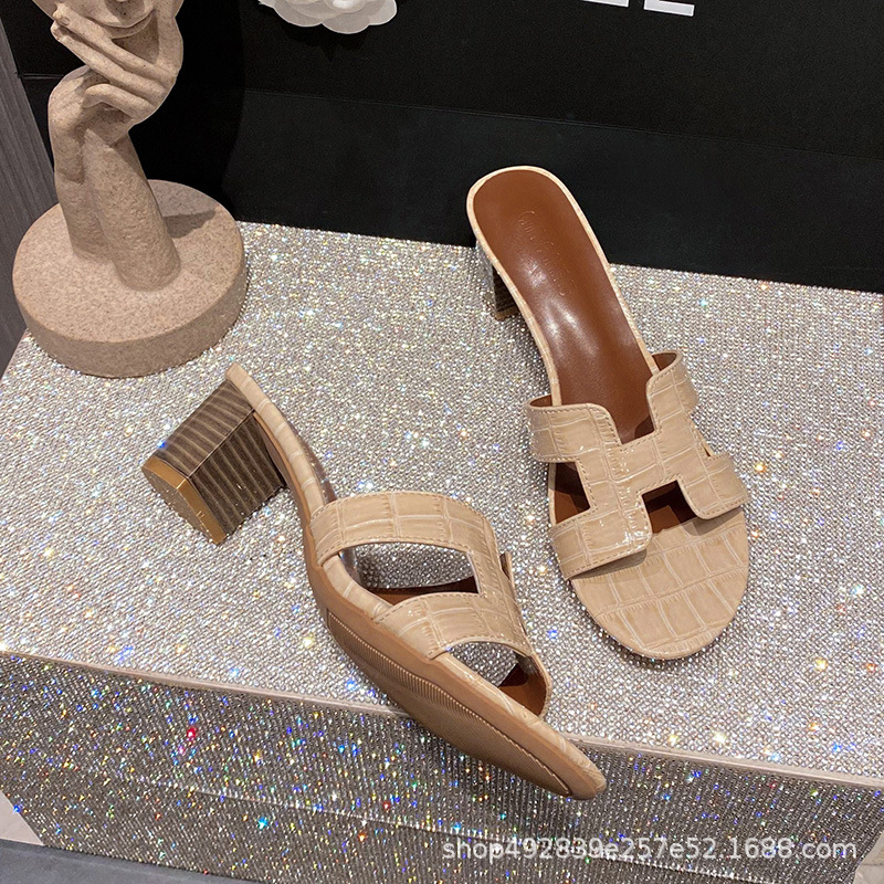 Slippers for Women, High-Heeled Sandals for Outdoor Wear, 2026 Summer New Versatile Thick-Heeled Slip-Ons, Beach Shoes for Women