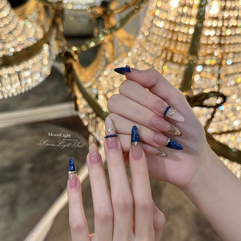 Handmade, pure and alluring, ocean blue French-style, wealthy lady, golden cat's eye diamond ring, atmospheric and elegant, manicure, press-on nails