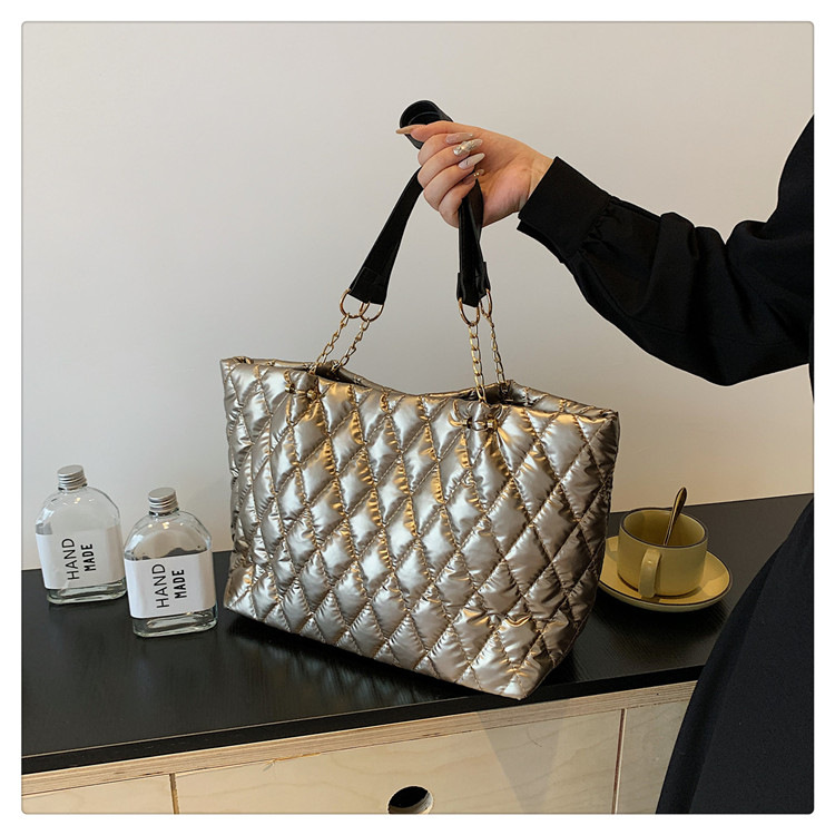 Large capacity tote for women 2024 new diamond grid shoulder women's cotton clothing bag, fashionable and trendy work_voghion.com
