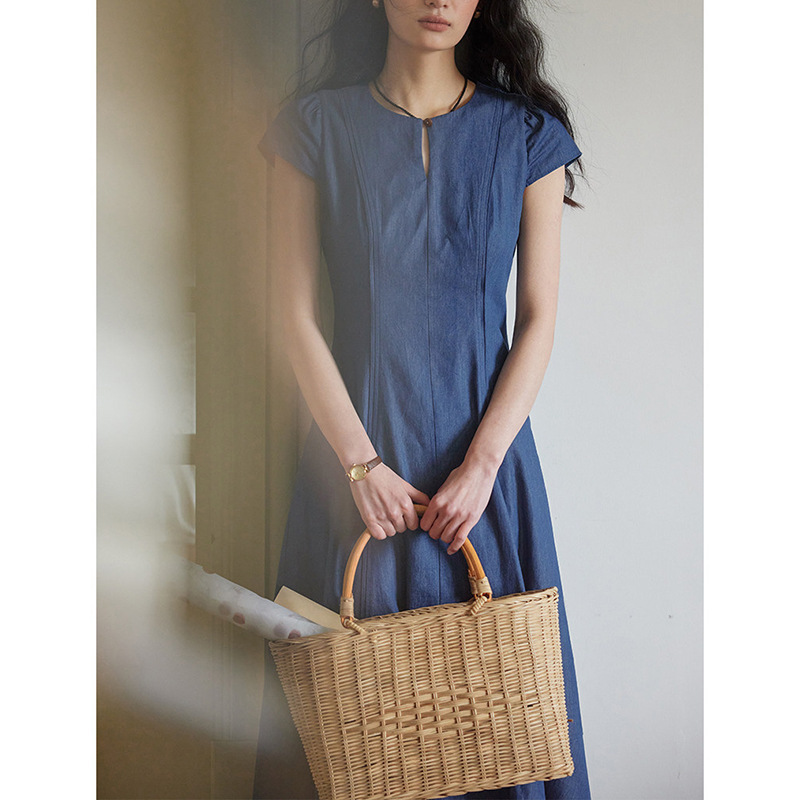 French-Style Retro One-Button Round-Neck Waist-Cinching Dress, Summer 2026 New Model, Elegant and Slimming A-Line Long Dress