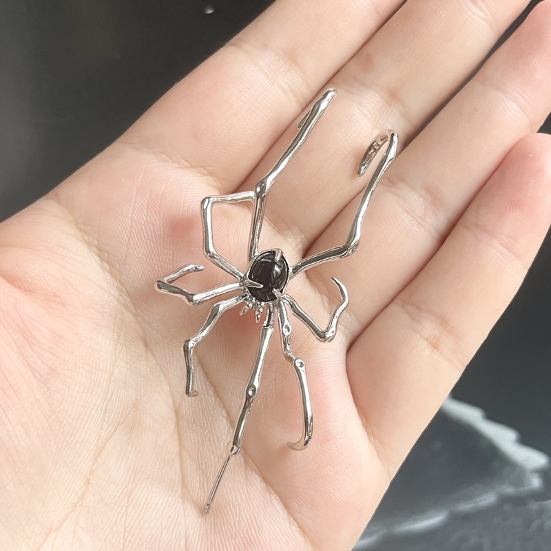 クロスボーダー甘いクールなクモの耳掛け穿刺耳骨クリップ暗黒小衆高級感ギャル冷淡な風パンク耳飾り|undefined