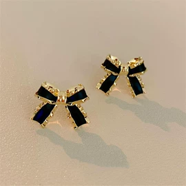 耳钉;项链;戒指