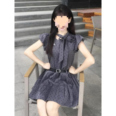 富家千金风灰色波点连衣裙女夏季小个子设计感收腰显瘦百褶短裙子