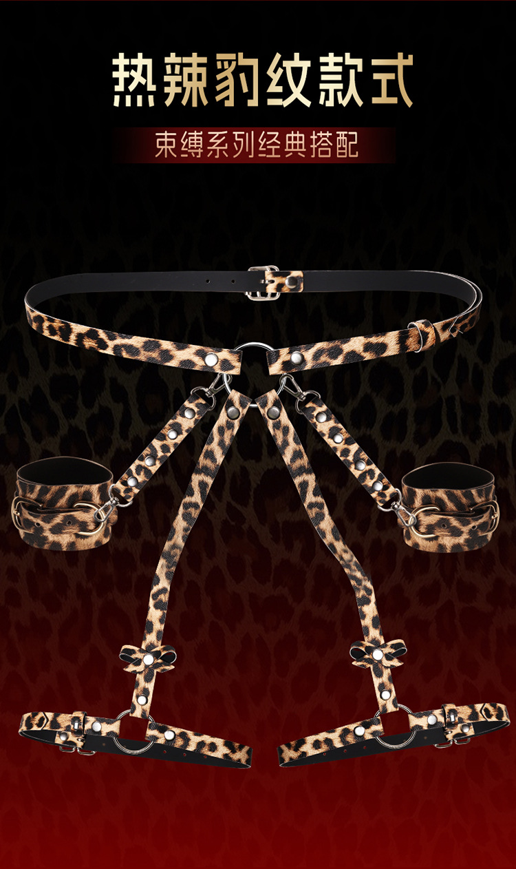 SM Flirting Restraint Set with Handcuffs, PU Leather and Metal, Black — detail image 24