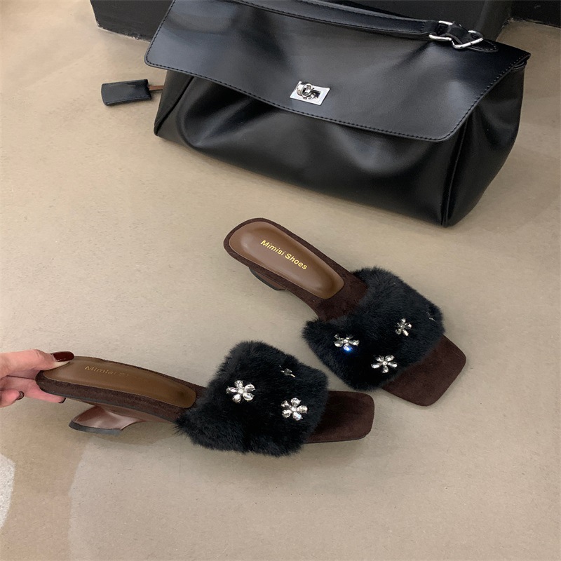 Autumn mules pointed-toe