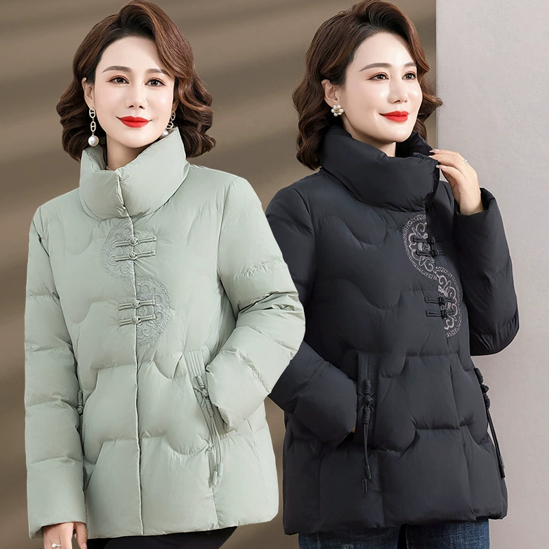 Мама пуховик короткий женский 2024 зимний новый толстый теплый средний и пожилой женский утка национальный ветер куртка