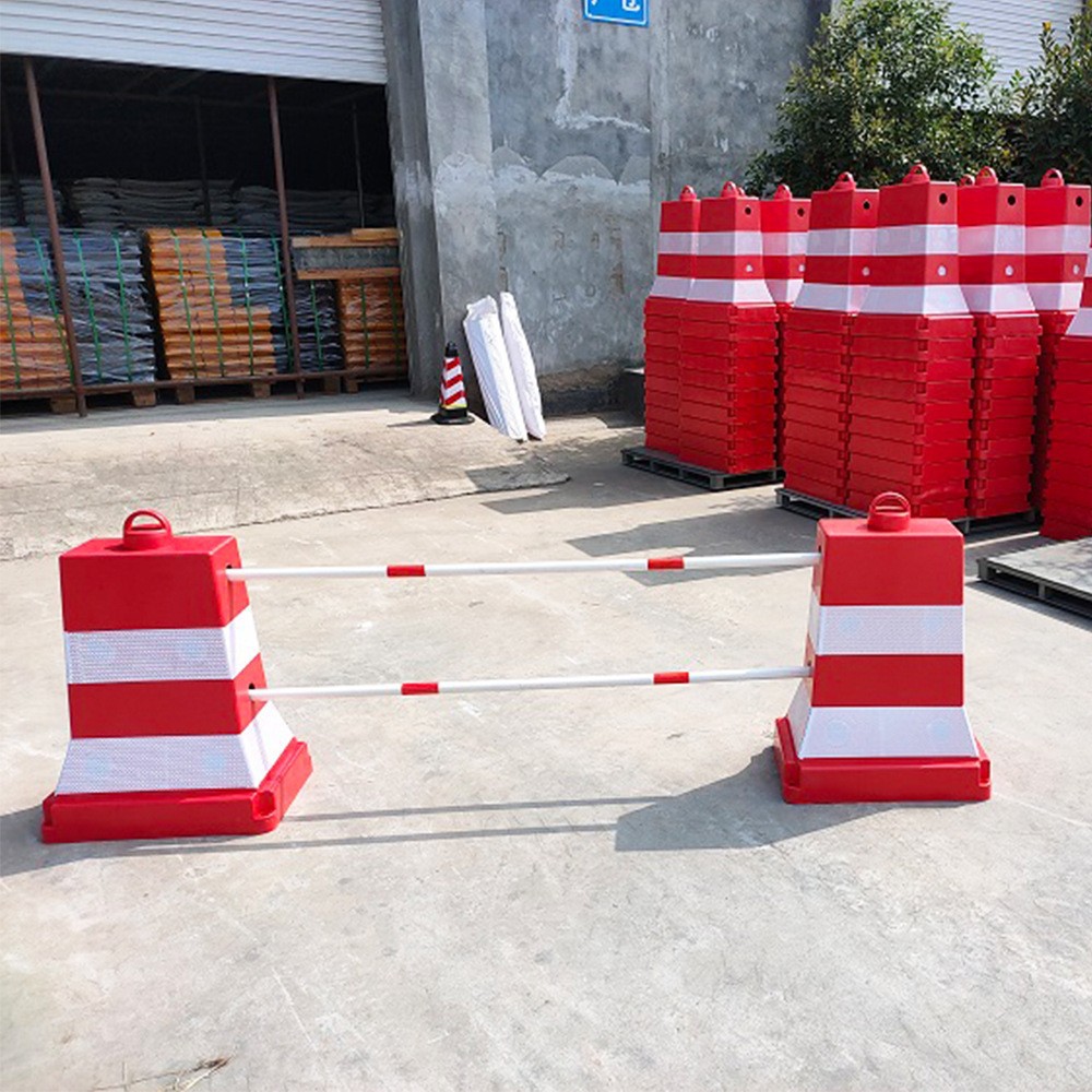 隔离防撞水马墩PU隔离墩道路施工隔离工地警示墩小区门防撞隔离墩