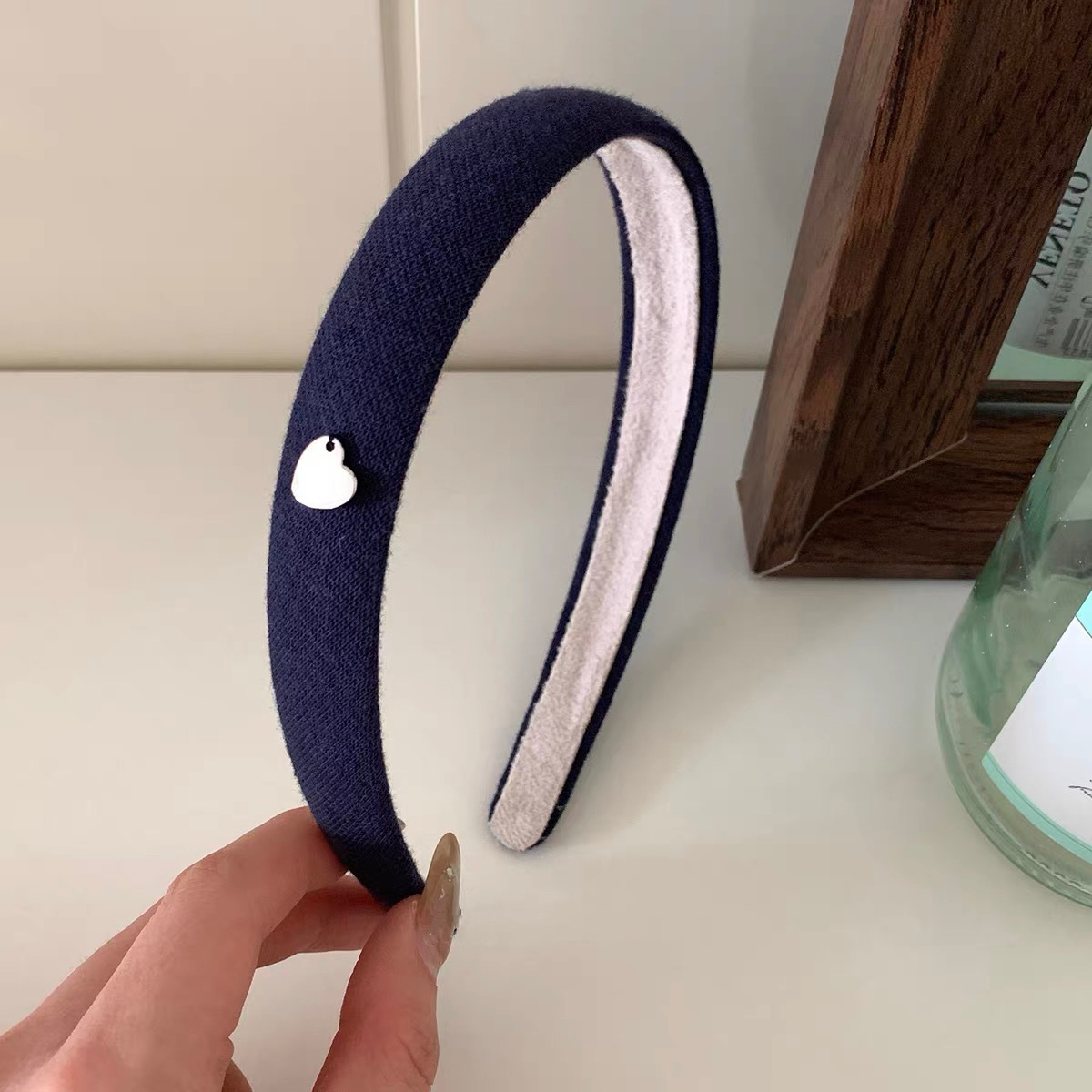 Vitallity Girl Sweetheart Tela de color sólido Diadema de lavado de cara simple de nicho retro Accesorios para el cabello